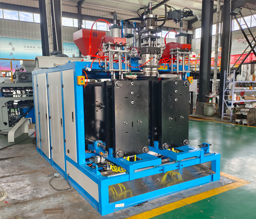 26、播種管吹塑機1.jpg